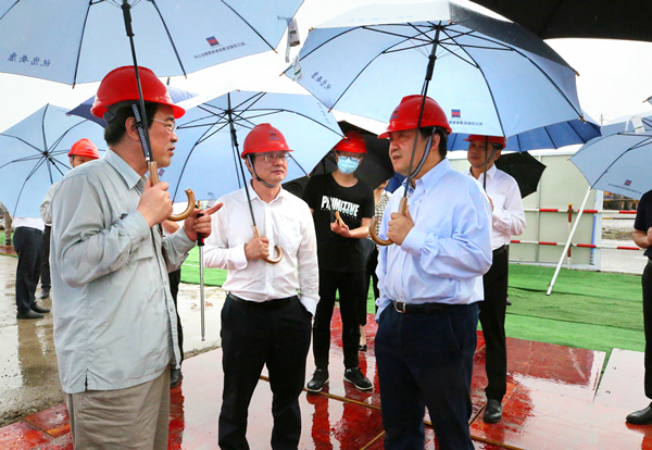 省人大常委会党组副书记、副主任李卫宁（右一）调研188bet金宝博
乐清电厂三期项目。 楼玮瑶 摄.jpg
